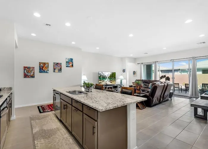 Desert Oasis I Private Ensuite And Family Friendly *